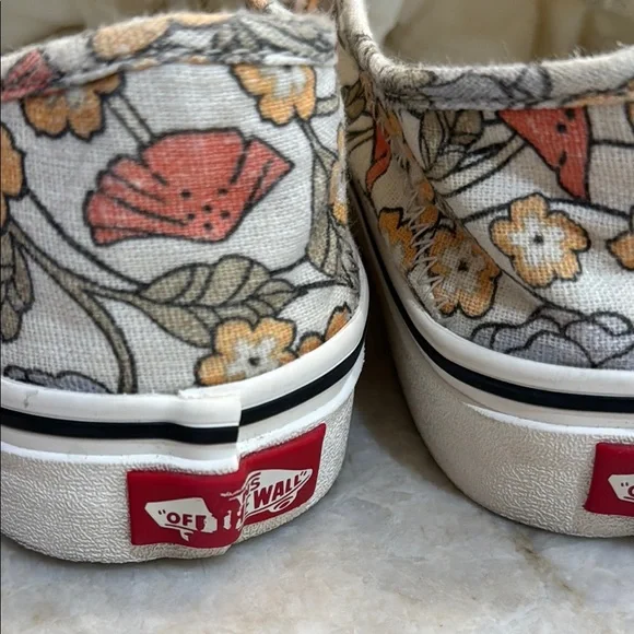 Like New!!! Vans Floral Slip-On Sneakers • Size 5 - Picture 3 of 6
